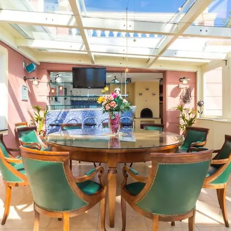 Villa Carolina
