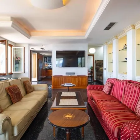 Carolina Villa