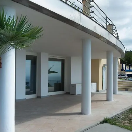 Villa Carolina